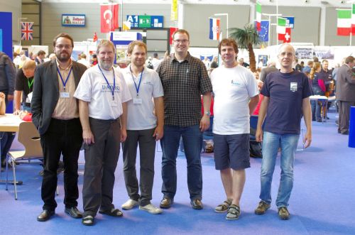 Gruppenfoto der Ilmenauer am DX-Stand
