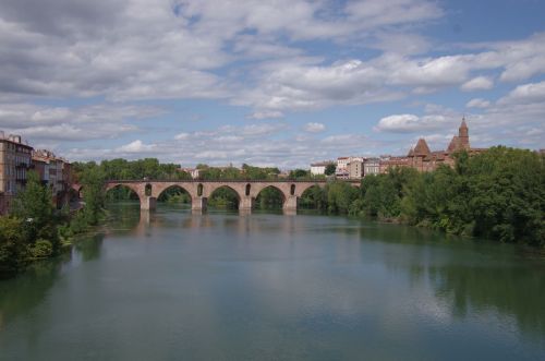 Montauban: die berühmte alte Brücke