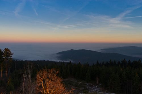 [:de]Der Lindenberg schaut auch gerade noch aus dem Nebel[:en]The top of the second highest mountain[:]