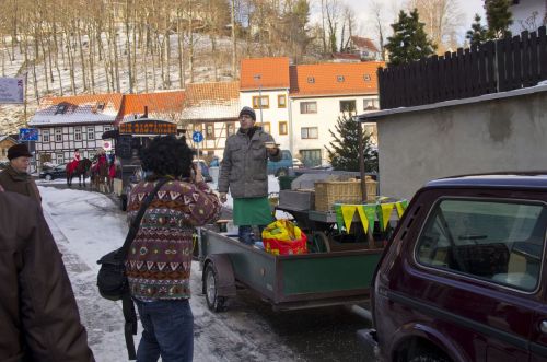 [:de]Bratwürste frisch vom Rost [:en] fresh roasted [:]