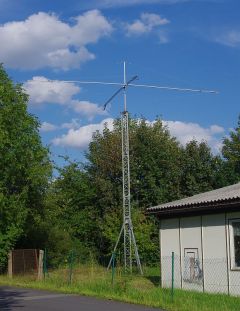 Alugittermast mit DLP11-Antenne bei DK0TUI